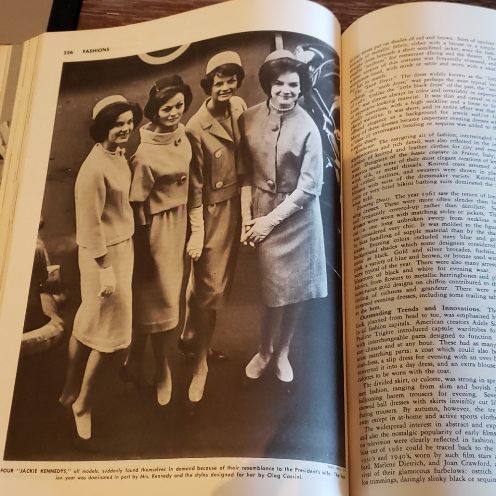 Vintage!😍HP 1962 Collier's Encyclopedia Yearbook. Great condition. - Picture 6 of 7